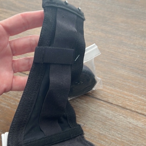 NWT,38-D,Maidenform, Pick Me Up,
5-Multiway Demi Push Up Underwire, Stay-Put! - Picture 13 of 14